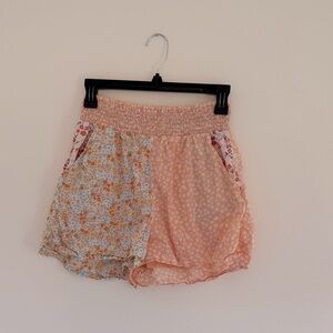 Floral Peach Women's Shorts